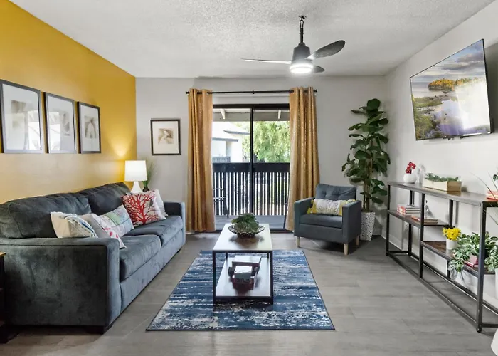 Apartment Close To Paradise Mall Shop Dine Relax
