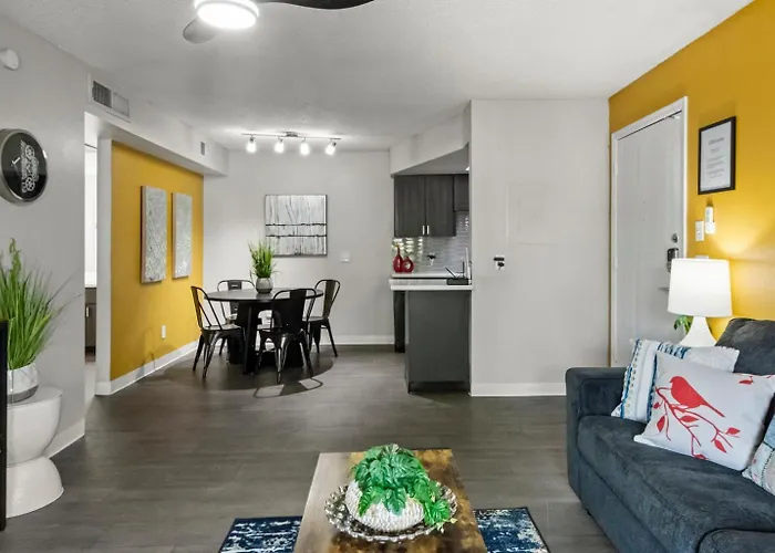 Close To Paradise Mall Shop Dine Relax Apartment Phoenix