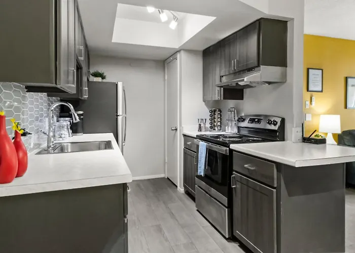 Apartment Close To Paradise Mall Shop Dine Relax